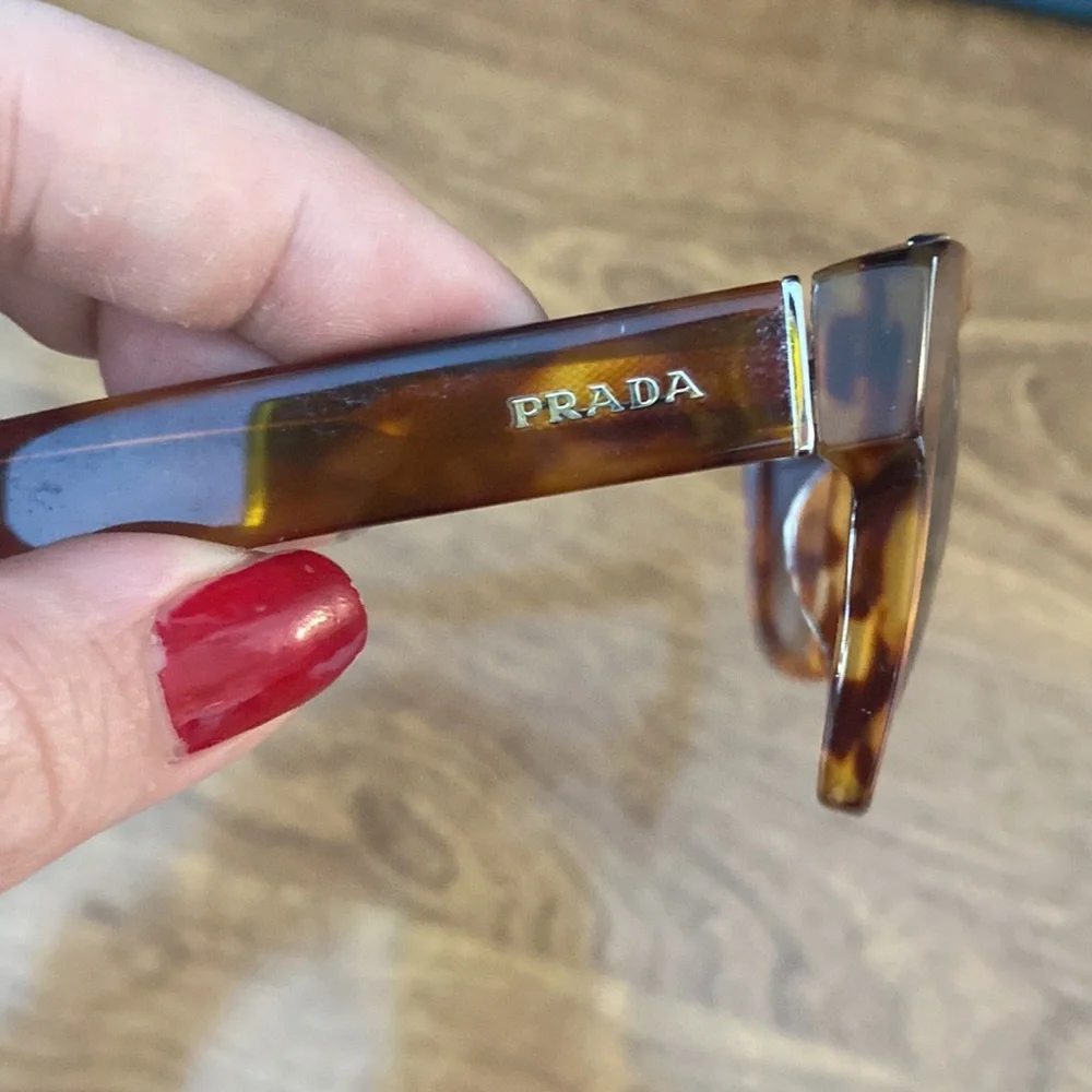 Prada sunglasses; tortoise frames; original case and box unisex - Picture 10 of 13